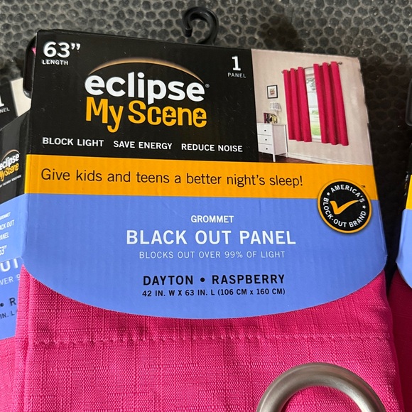 Eclipse My Scene Raspberry Blackout Panel - Picture 2 of 4